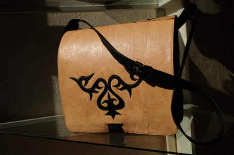 Anwarjan - sac messager pour homme - Motif Kirgize - Cuir naturel et cuir noir
