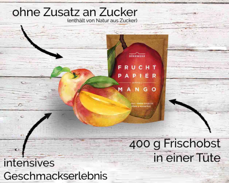 Frische Apfelstücke und rote Verpackung auf weißem Holzhintergrund, 400g Produktmenge sichtbar