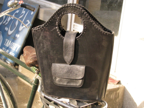 Gundara - Black Shopper