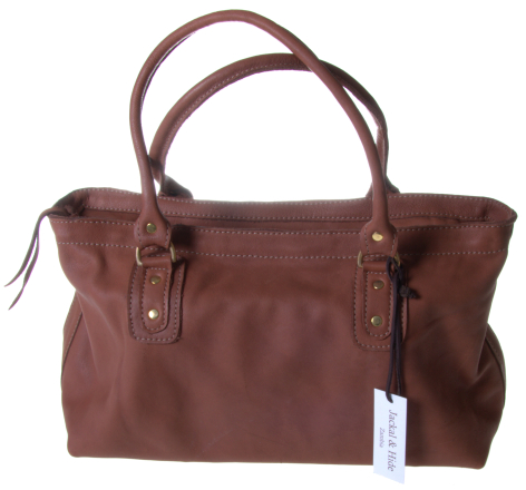 Braune Ledertasche von vorne mit zwei Henkeln und Preisetikett, rechteckige Form aus weichem Leder