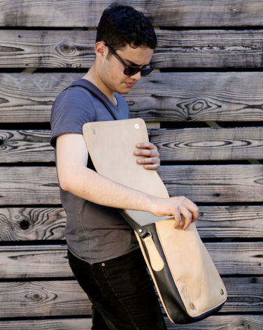 sac en cuir Dariha - avec Marvin Hamham, photo Ulrika Walmark