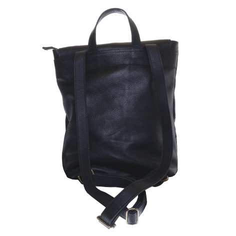 Schwarzer Lederrucksack von vorne, rechteckige Form mit Griffen und verstellbaren Schultergurten