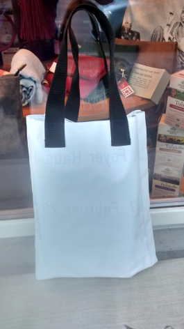 Gundara Design - upcycing bag - sewn from used conference banners