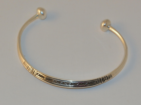 Bracelet en argent pur 98% - fait au Niger par des Touaregs